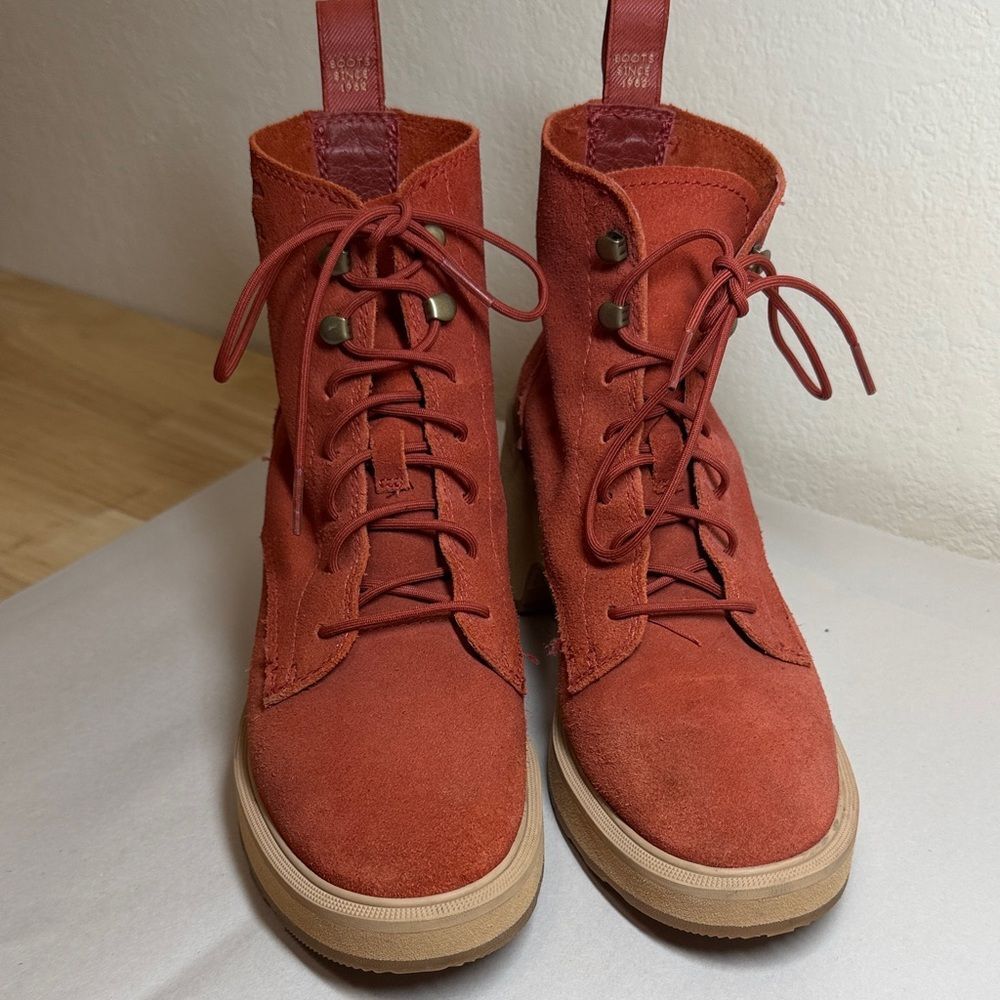 SOREL WOMEN'S HI-LINE HEEL LACE BOOT WARP RED TAWNY BUFF